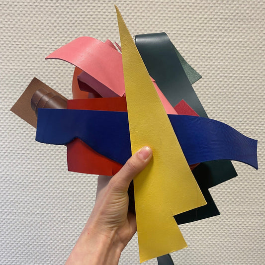 Lederstücke in verschiedenen Größen und Farben für dein DIY-Projekt - Scilla
